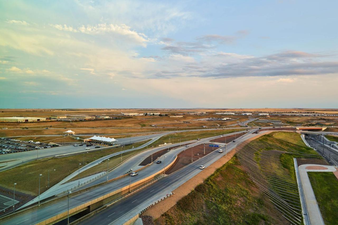 The Westin Denver International Airport Exteriör bild